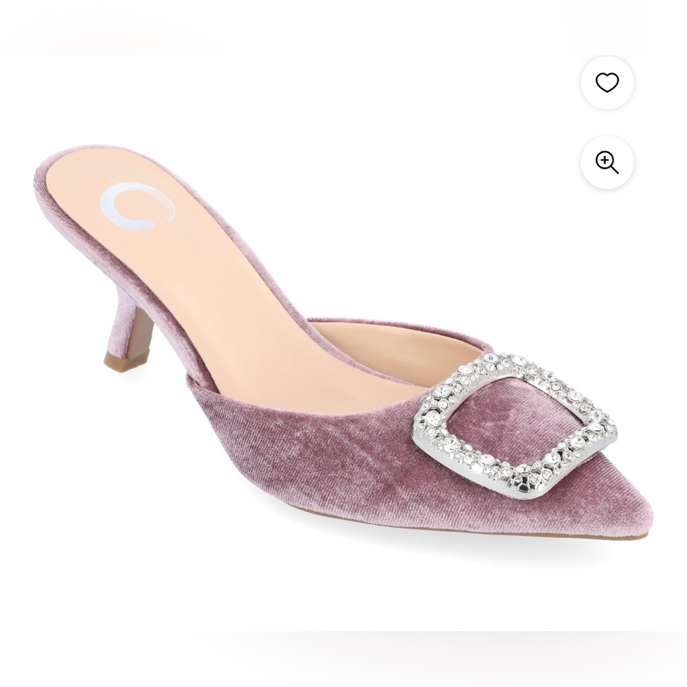NWOB Journee Collection lilac velvet heel.